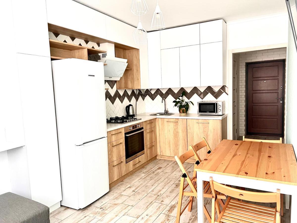 Osapart Cozy Apartment In A Complex Semycvit Lviv Ngoại thất bức ảnh