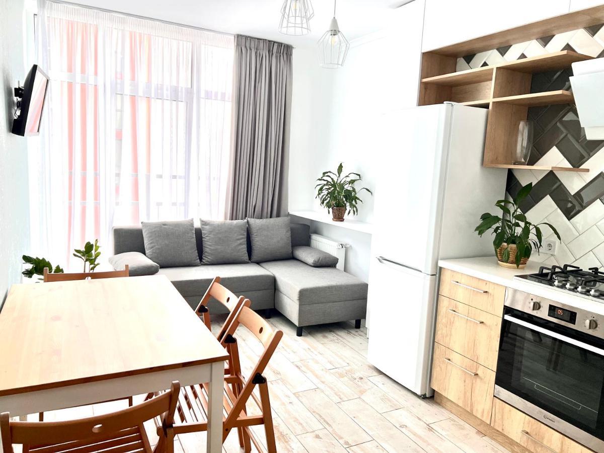 Osapart Cozy Apartment In A Complex Semycvit Lviv Ngoại thất bức ảnh