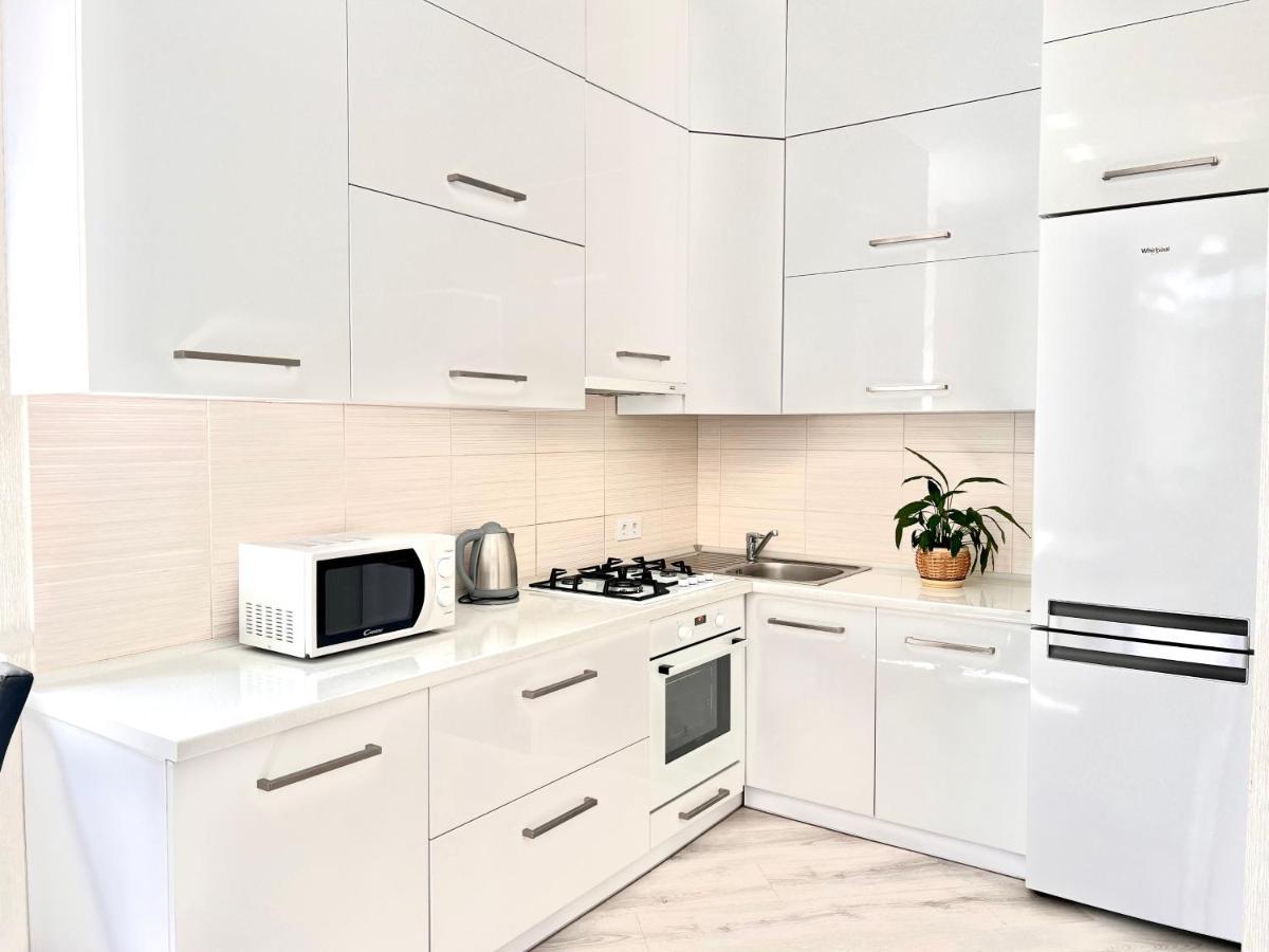 Osapart Cozy Apartment In A Complex Semycvit Lviv Ngoại thất bức ảnh