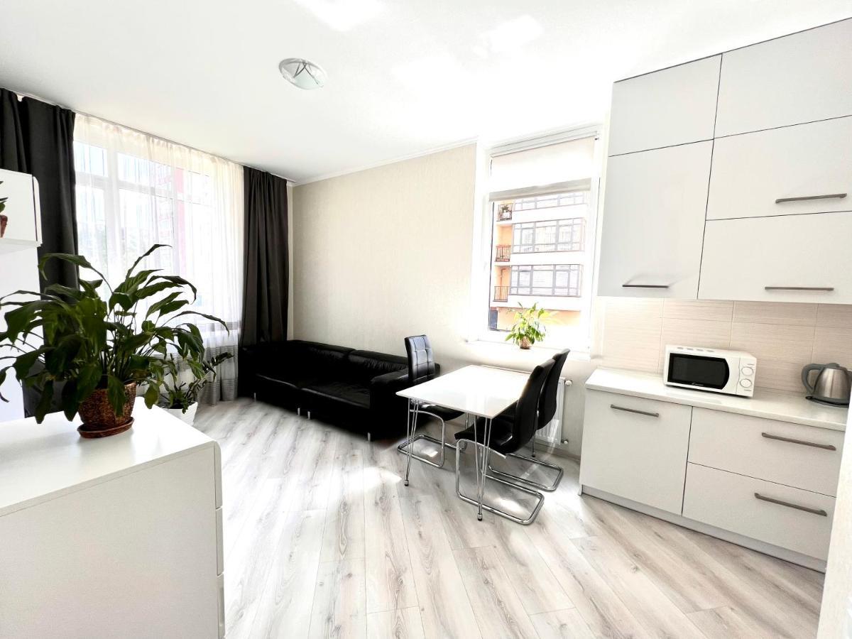 Osapart Cozy Apartment In A Complex Semycvit Lviv Ngoại thất bức ảnh