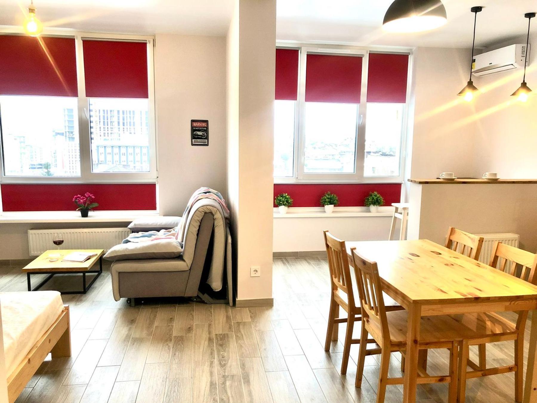 Osapart Cozy Apartment In A Complex Semycvit Lviv Ngoại thất bức ảnh