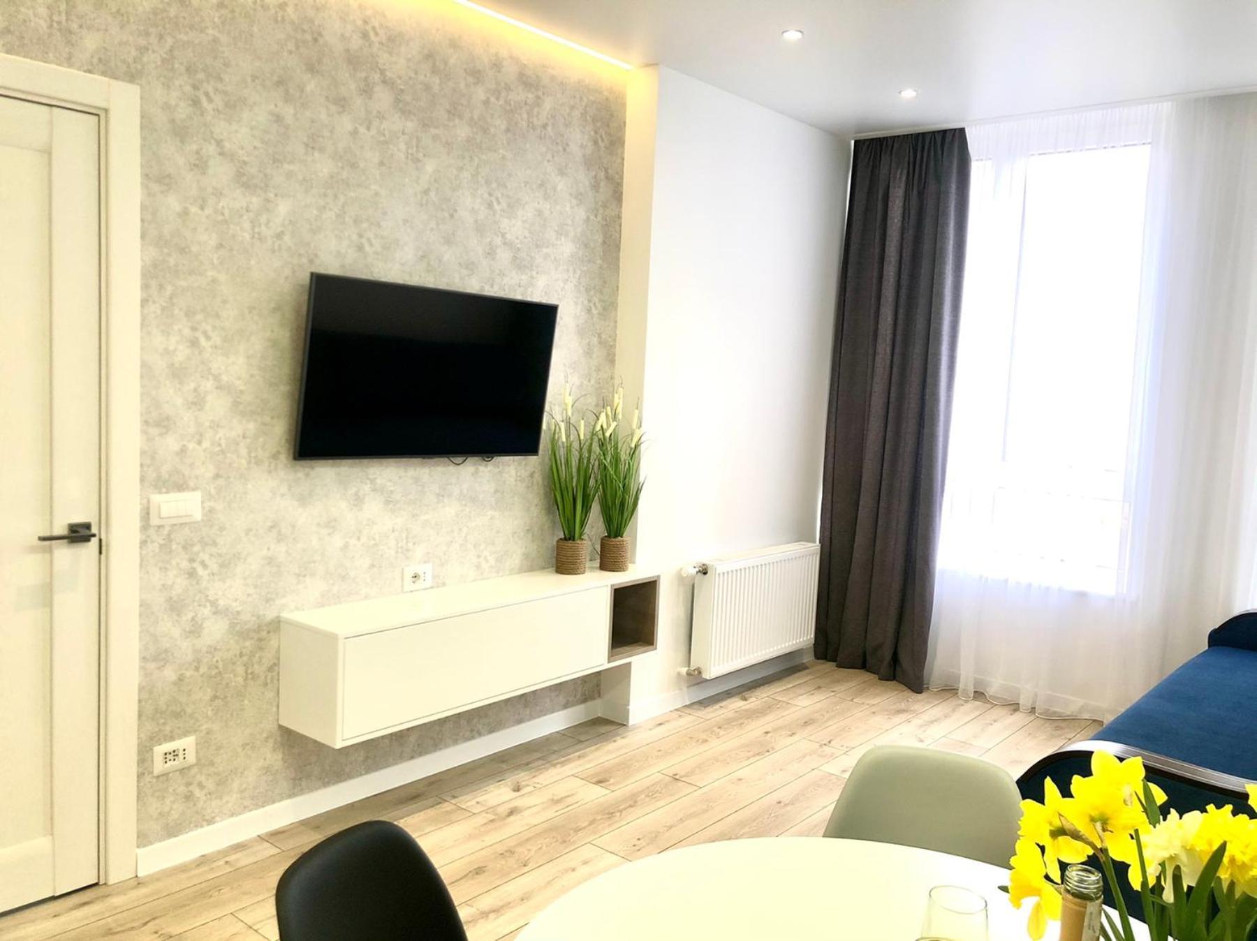 Osapart Cozy Apartment In A Complex Semycvit Lviv Ngoại thất bức ảnh